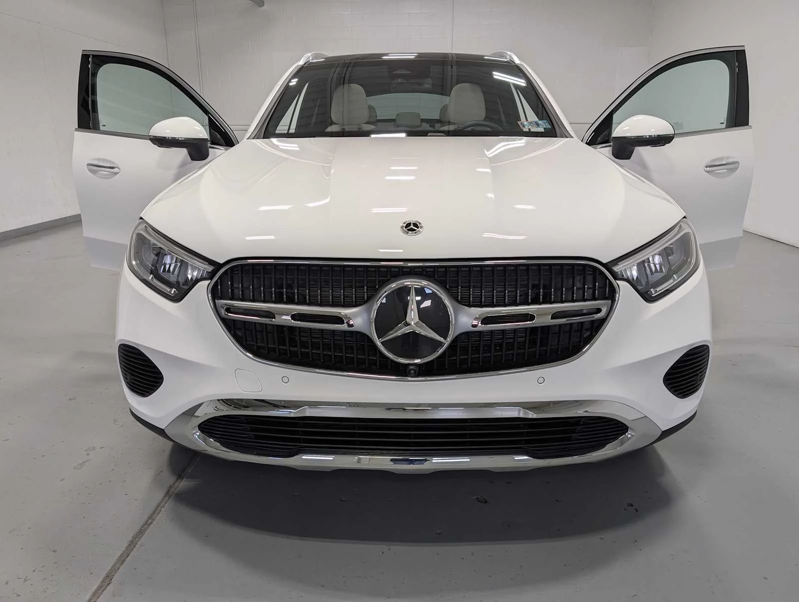Certified Used 2026 Polar White Mercedes-Benz GLC 300 image 13