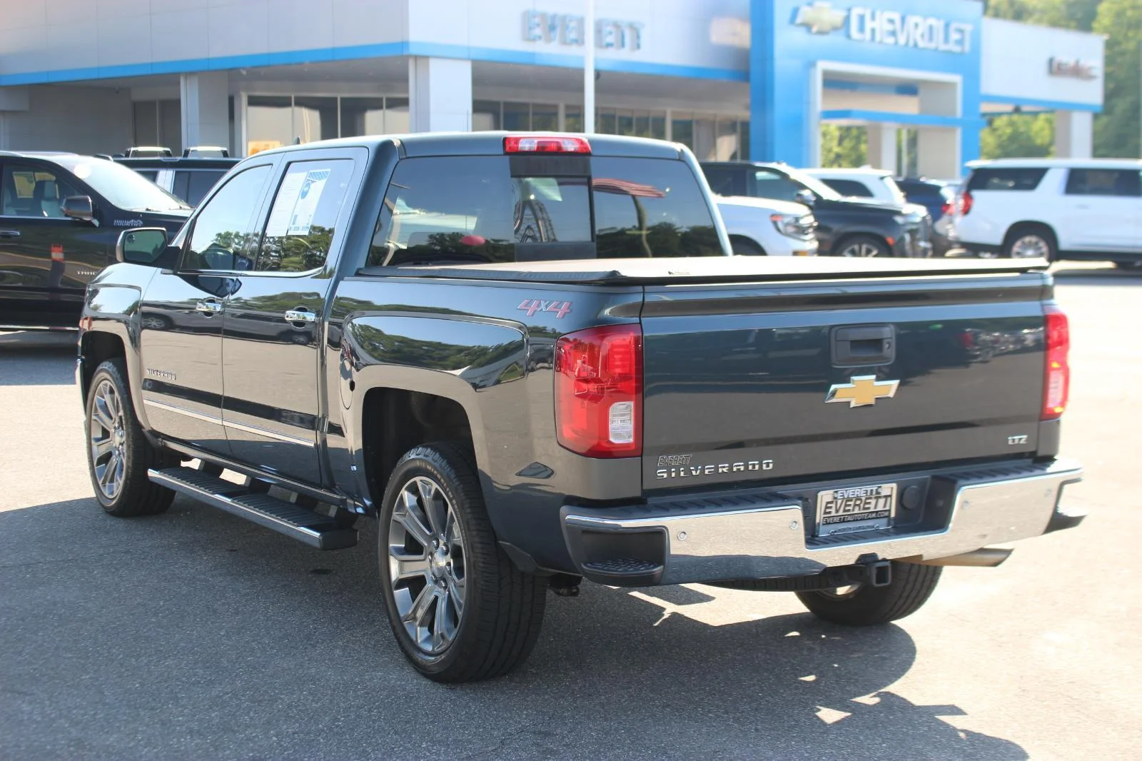 Used 2018 GRAPHITE METALLIC Chevrolet LTZ image 5
