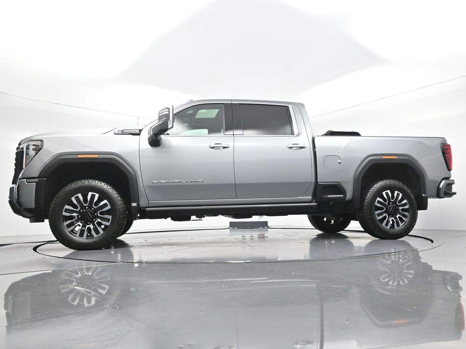 Used 2026 Sterling Metallic GMC Denali Ultimate image 50