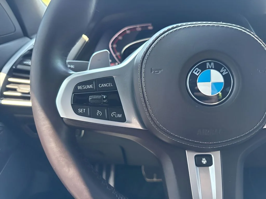 Used 2022 Black BMW xDrive40i image 18