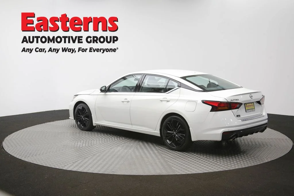 Used 2023 White Nissan 2.5 SR image 63
