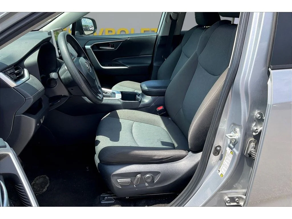 Used 2025 Silver Toyota XLE image 18