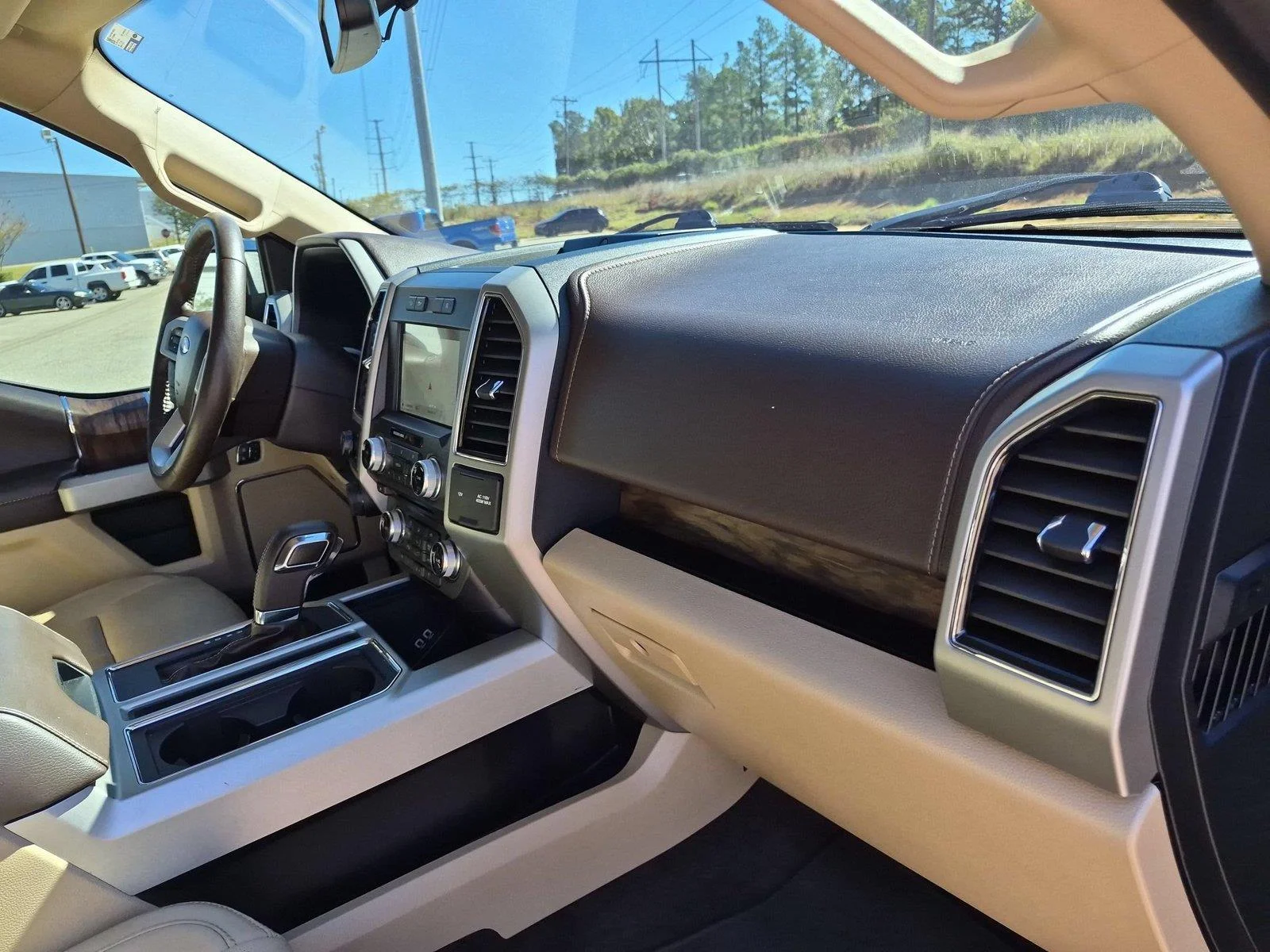 Used 2018 Blue Jeans Metallic Ford LARIAT image 37