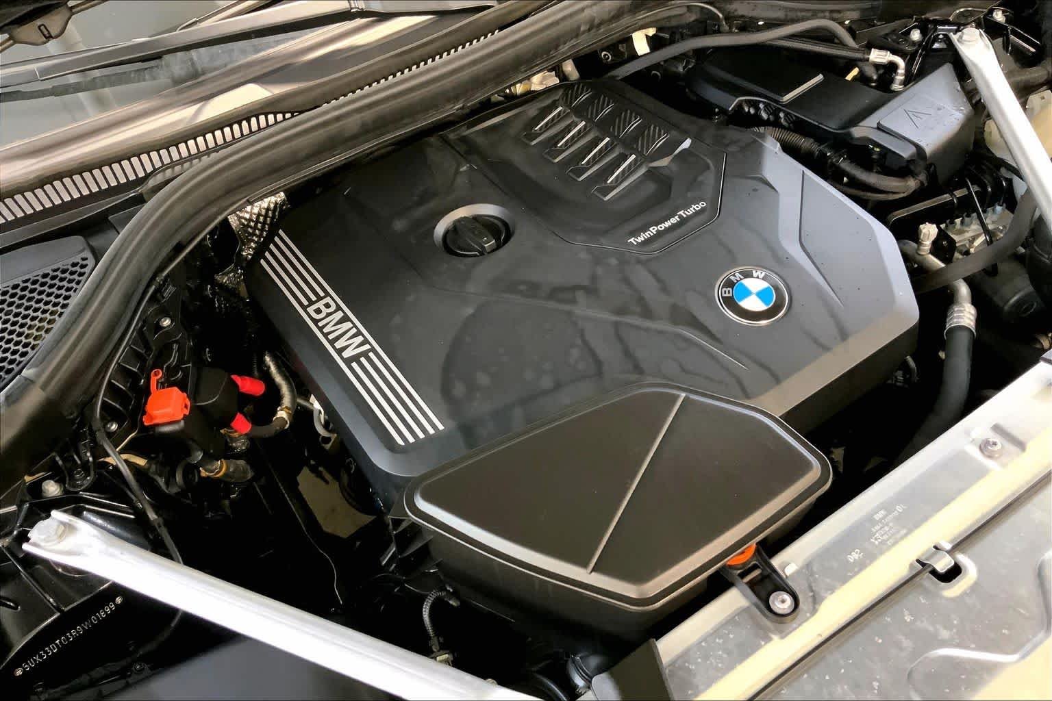 Used 2024 Black Sapphire Metallic BMW xDrive30i image 31