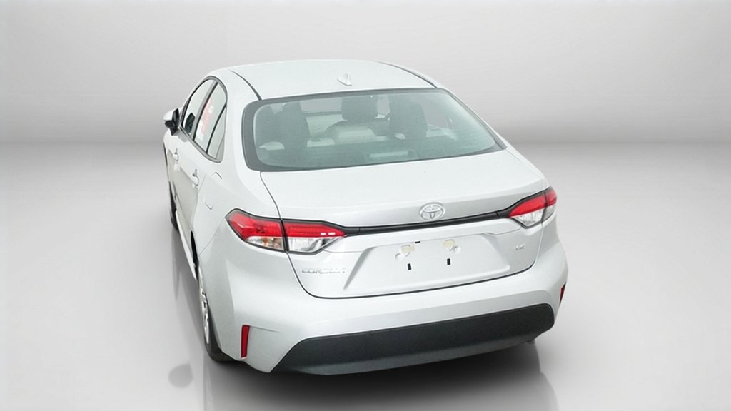 New 2027 Classic Silver Metallic Toyota LE image 13
