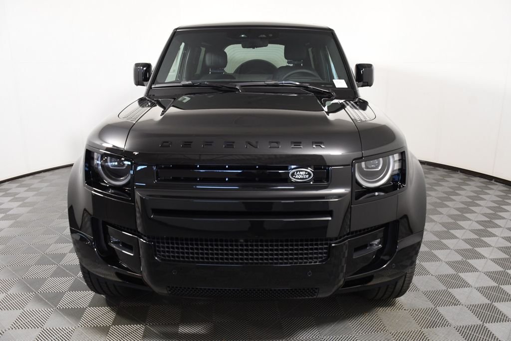 New 2026 Santorini Blk Land Rover V8 image 10