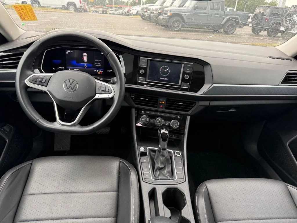 Used 2022 White Volkswagen 1.5T SE image 9