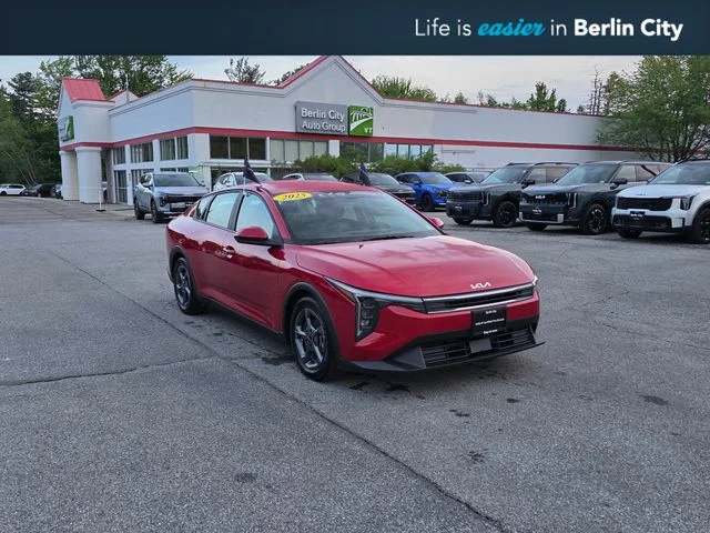 2025 Kia K4 LXS AT's photo