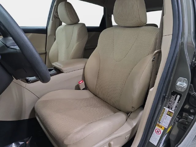 Used 2014 Green Toyota  image 14