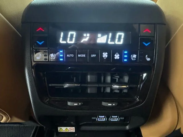 Used 2023 Red Jeep Summit Reserve image 22
