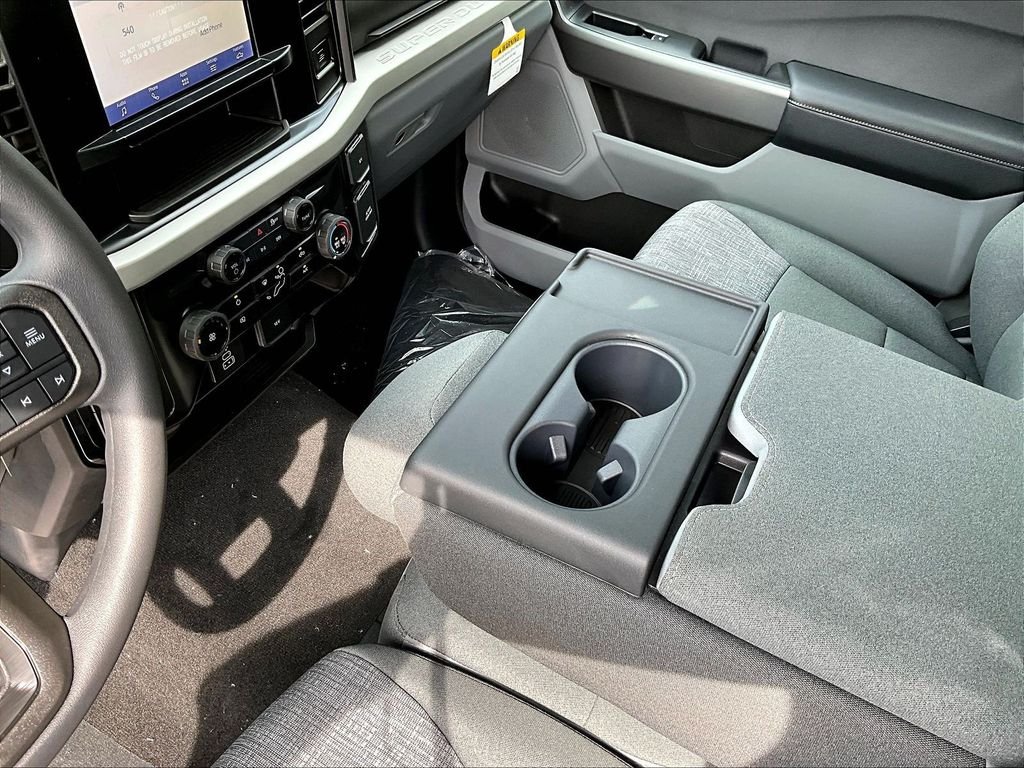 New 2026 Carbonized Gray Metallic Ford XLT image 9