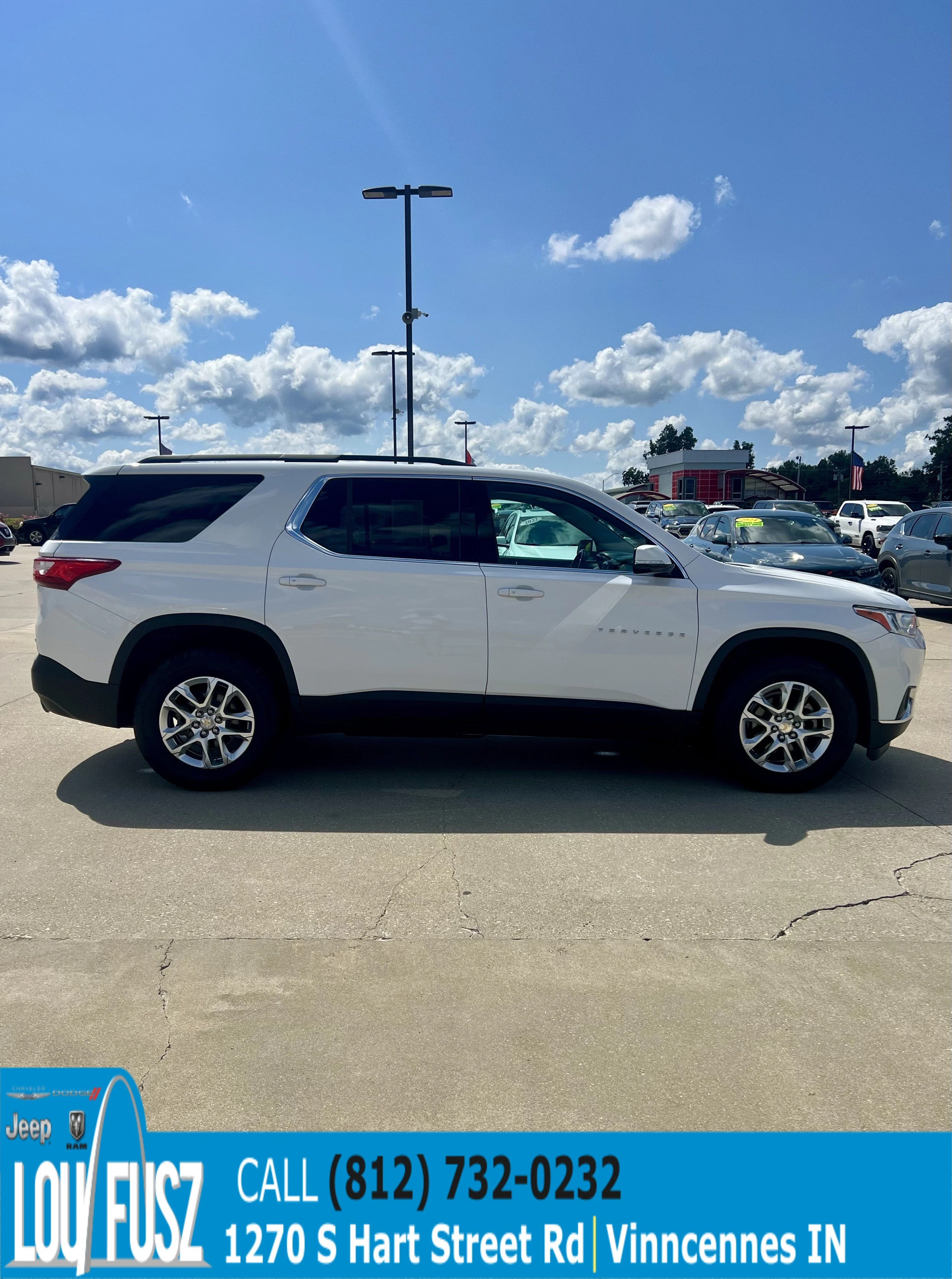 Used 2019 Summit White Chevrolet LT Cloth image 8