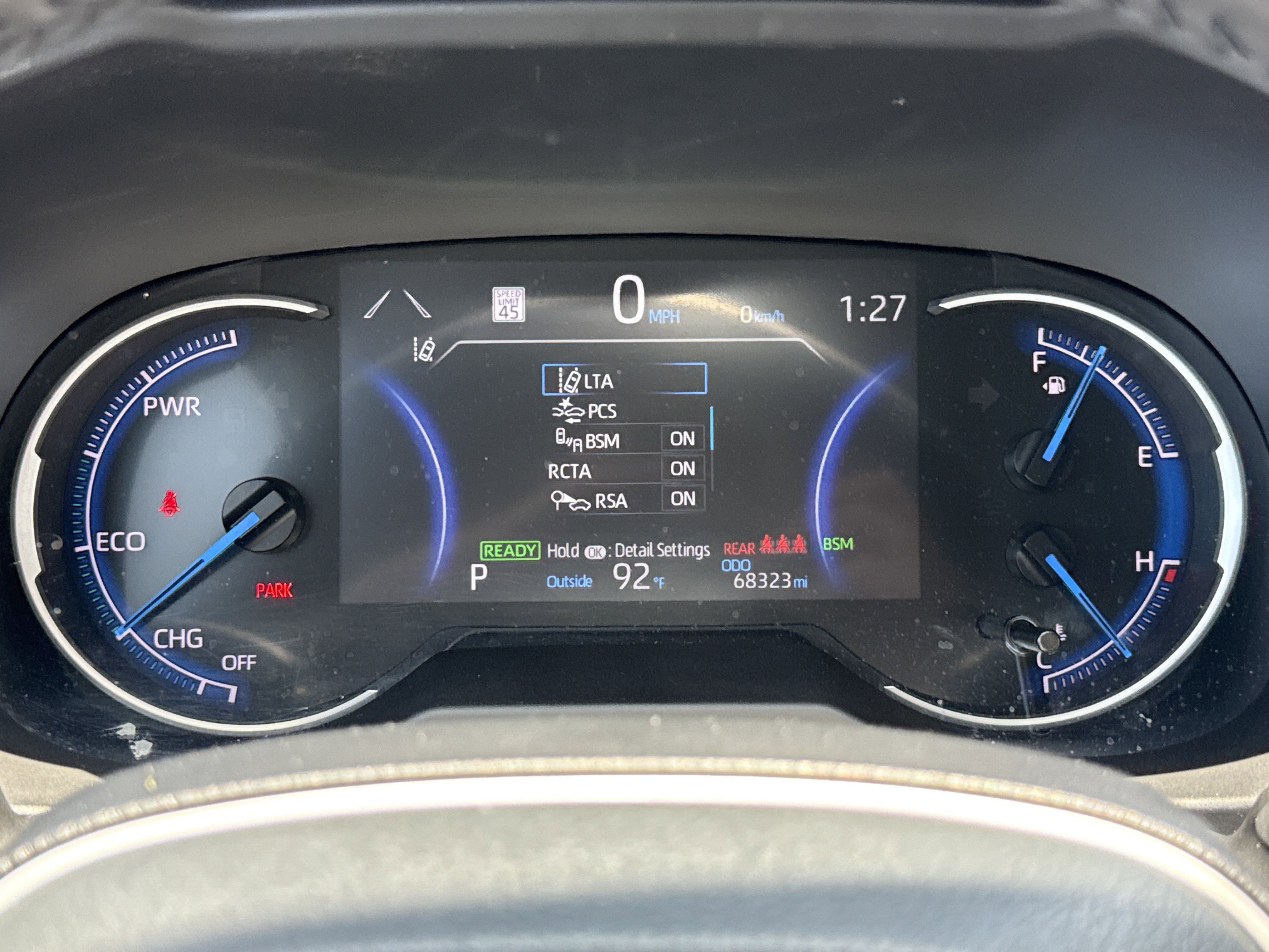 2023 Toyota RAV4 XLE - Photo 19