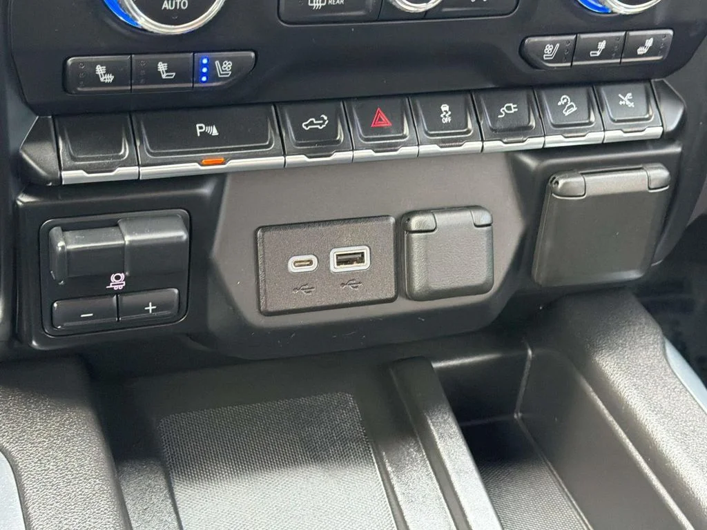 Used 2022 Onyx Black GMC Denali image 20
