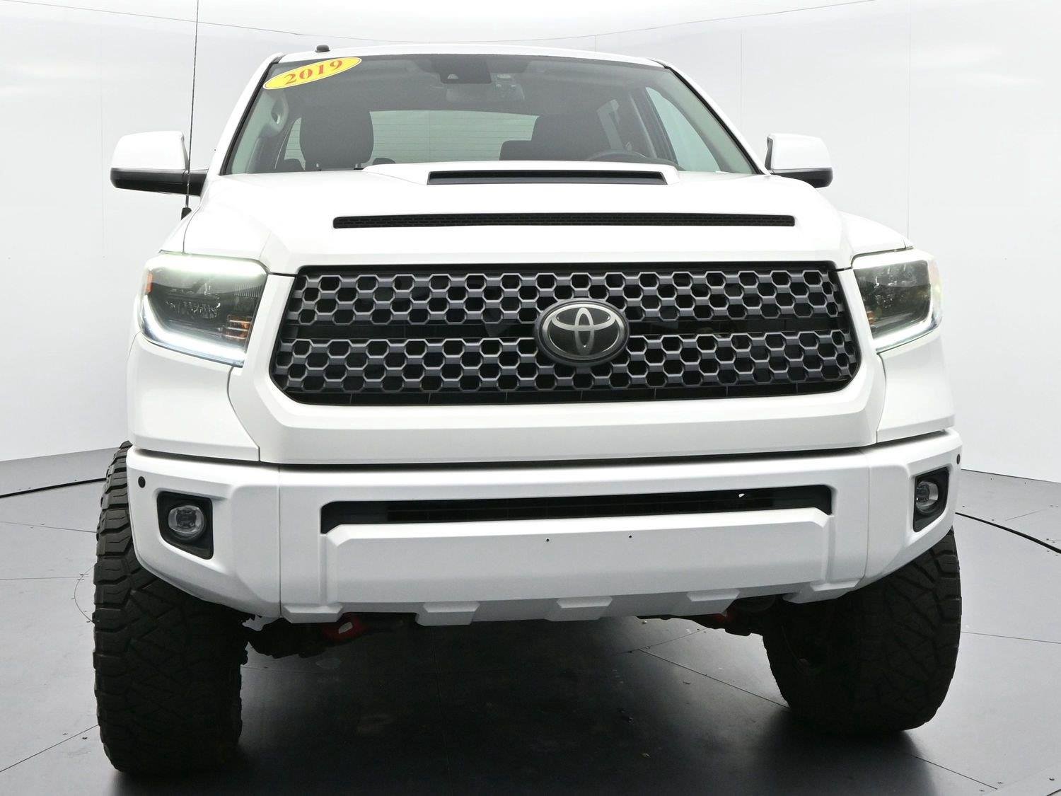 Used 2019 Super White Toyota SR5 image 2