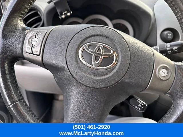 Used 2012 Classic Silver Metallic TOYOTA LIMITED image 9