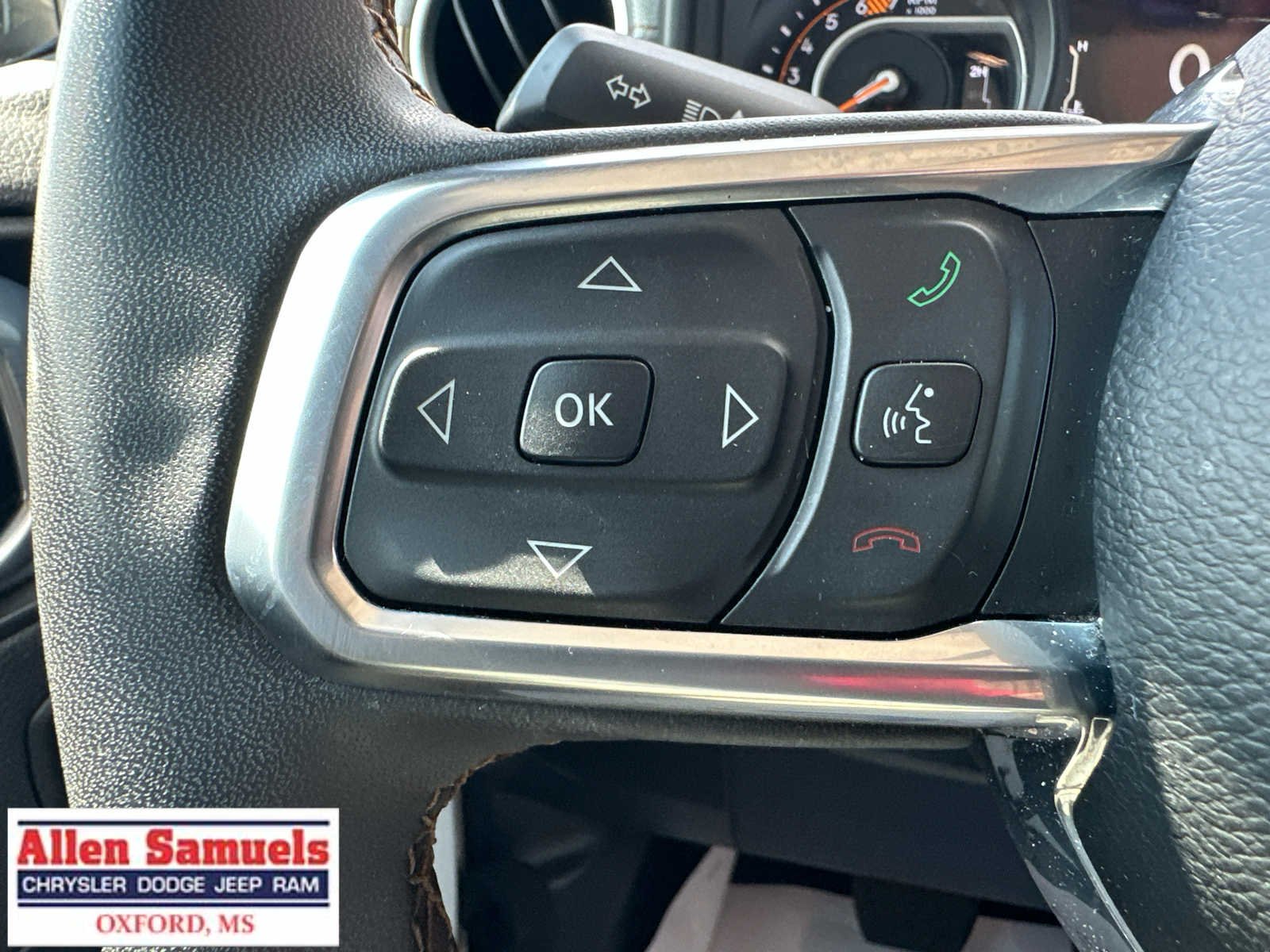Certified Used 2025 Bright White Clearcoat Jeep Sahara image 19
