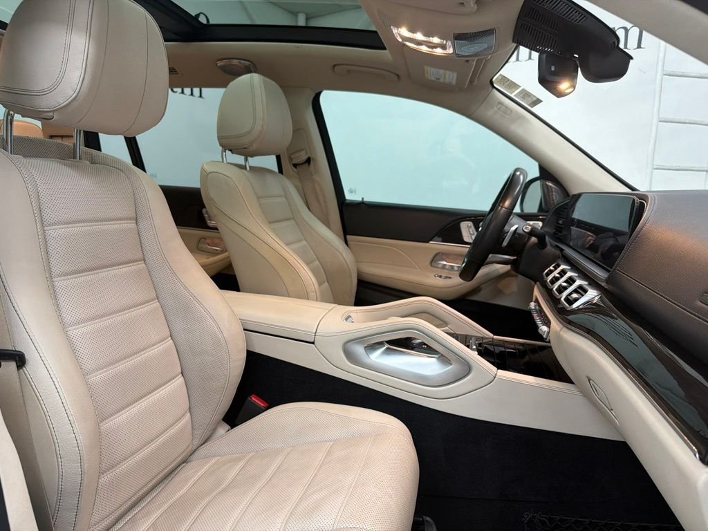 Used 2021 White Mercedes-Benz GLS 580 image 30