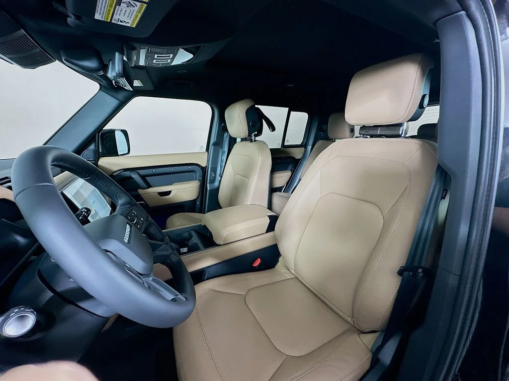 New 2026 Santorini Black Land Rover S image 11
