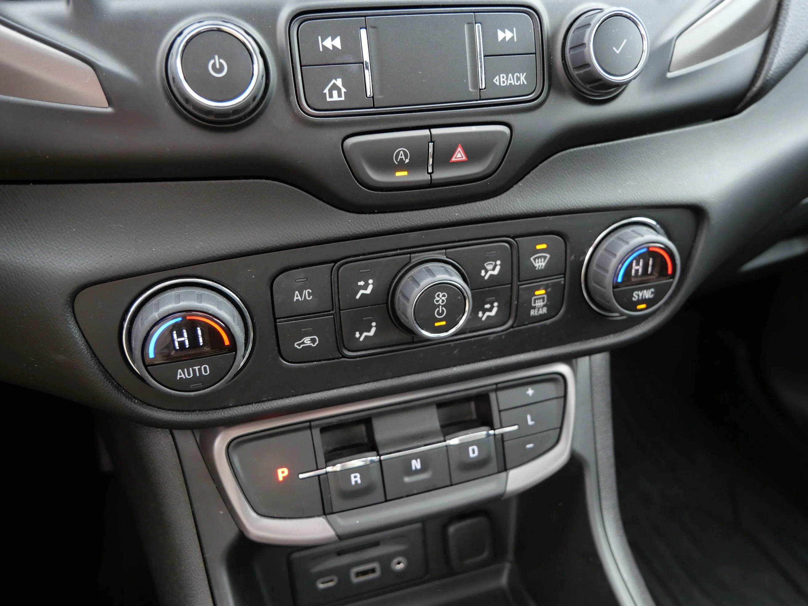 Used 2023 Summit White GMC AT4 image 36