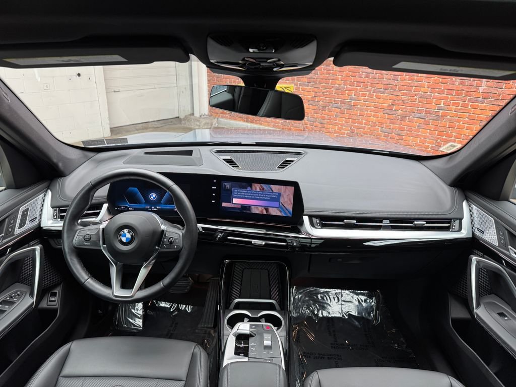 Certified Used 2025  BMW xDrive28i image 13