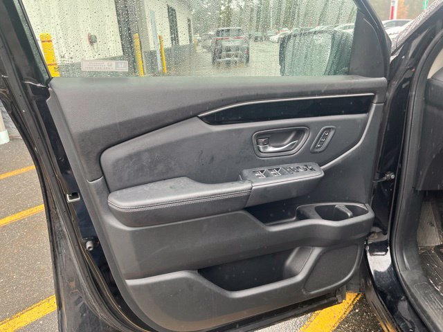 Used 2024 Crystal Black Pearl Honda Touring image 10