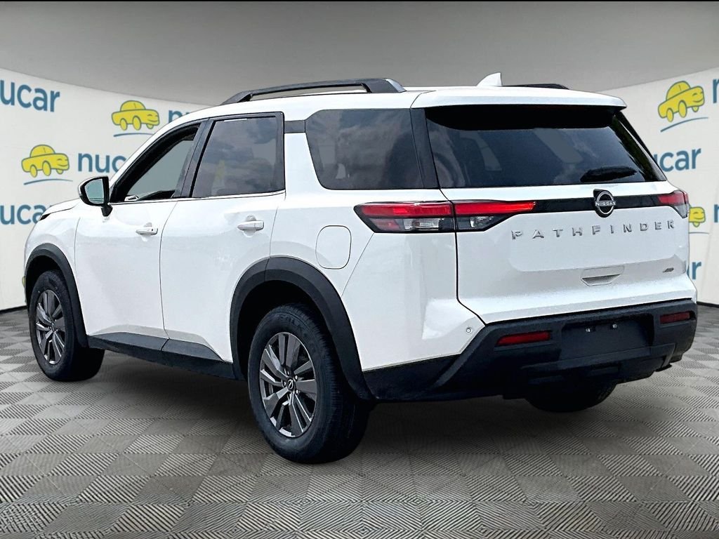 Used 2025 Glacier White Nissan SV image 4
