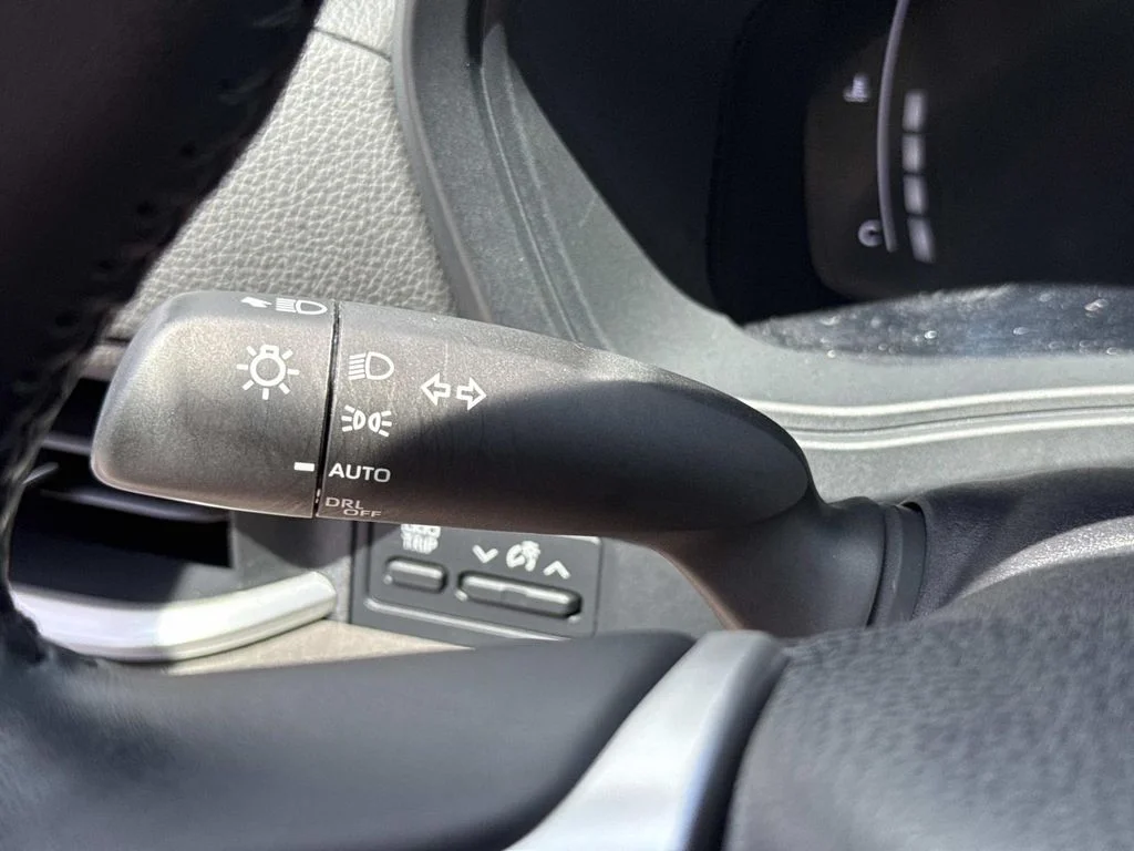 Used 2025 Silver Toyota XLE image 40