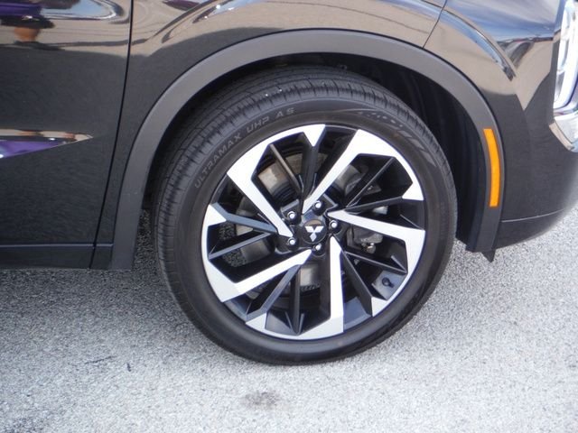Used 2022 Black Mitsubishi SEL image 3