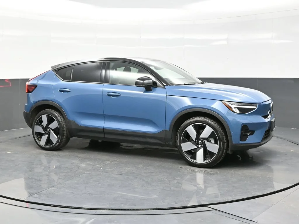 Certified Used 2022 Blue Volvo Ultimate image 8