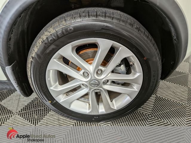 Used 2012 White Nissan SL image 41
