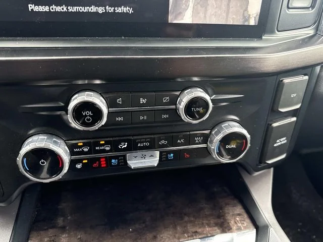 Used 2023 White Ford Lariat image 29