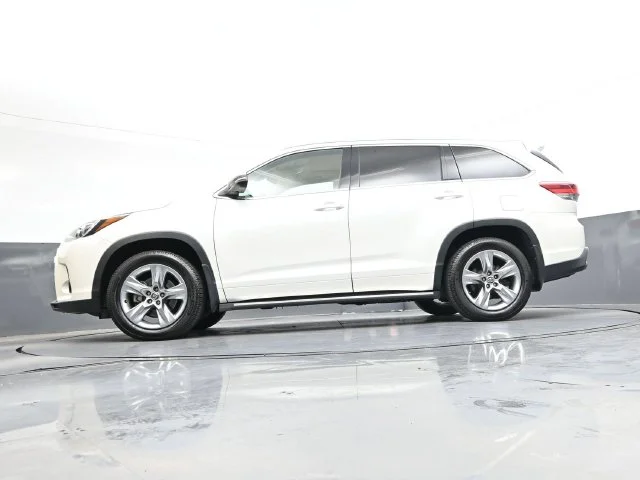 Used 2018 White Toyota Limited image 38