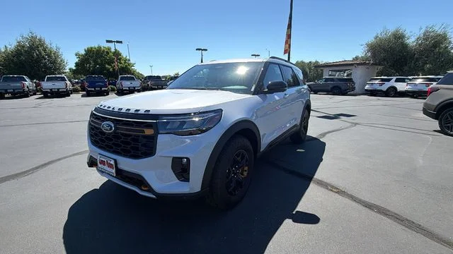 New 2026 Space White Metallic Ford Tremor® image 1