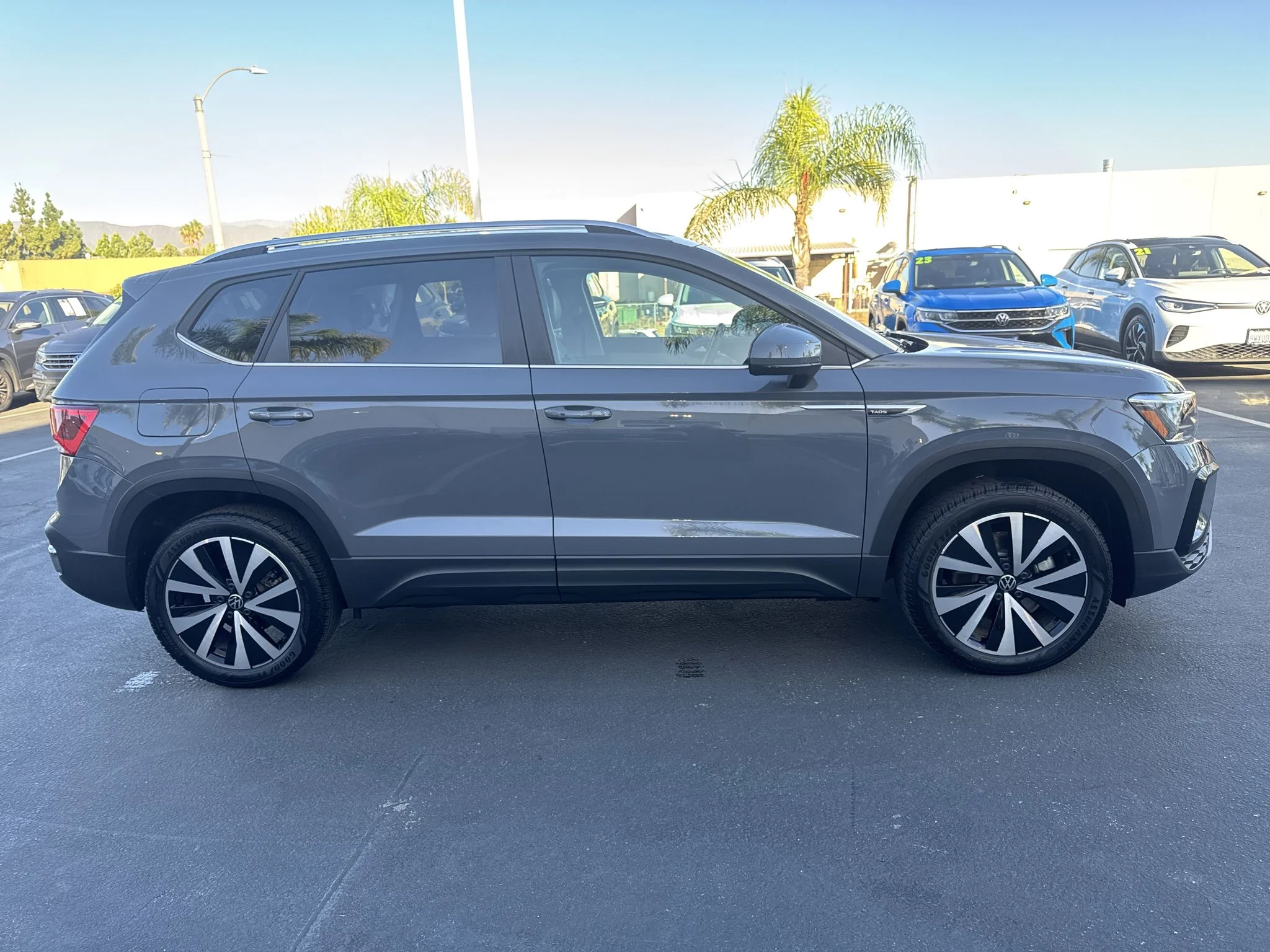 Used 2023 Pure Gray Volkswagen SE image 10
