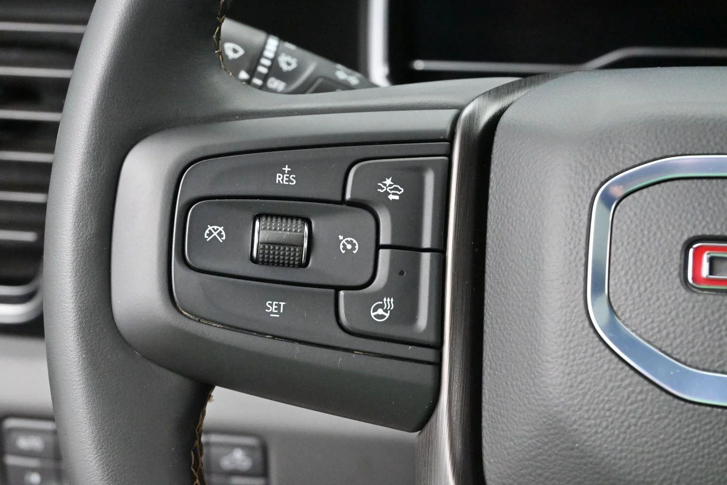 Used 2025 Onyx Black GMC AT4 image 18