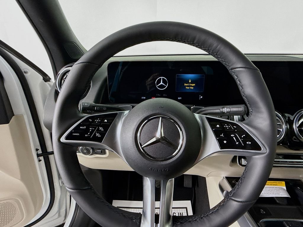 Used 2025 White Mercedes-Benz GLB 250 image 12