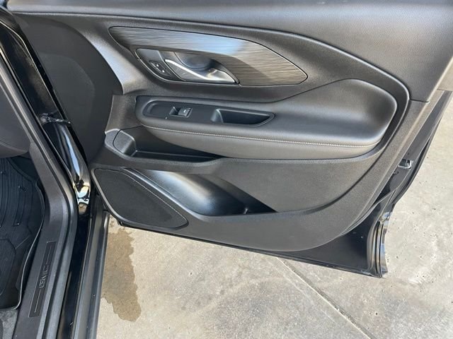 Used 2022 Black GMC SLE image 27