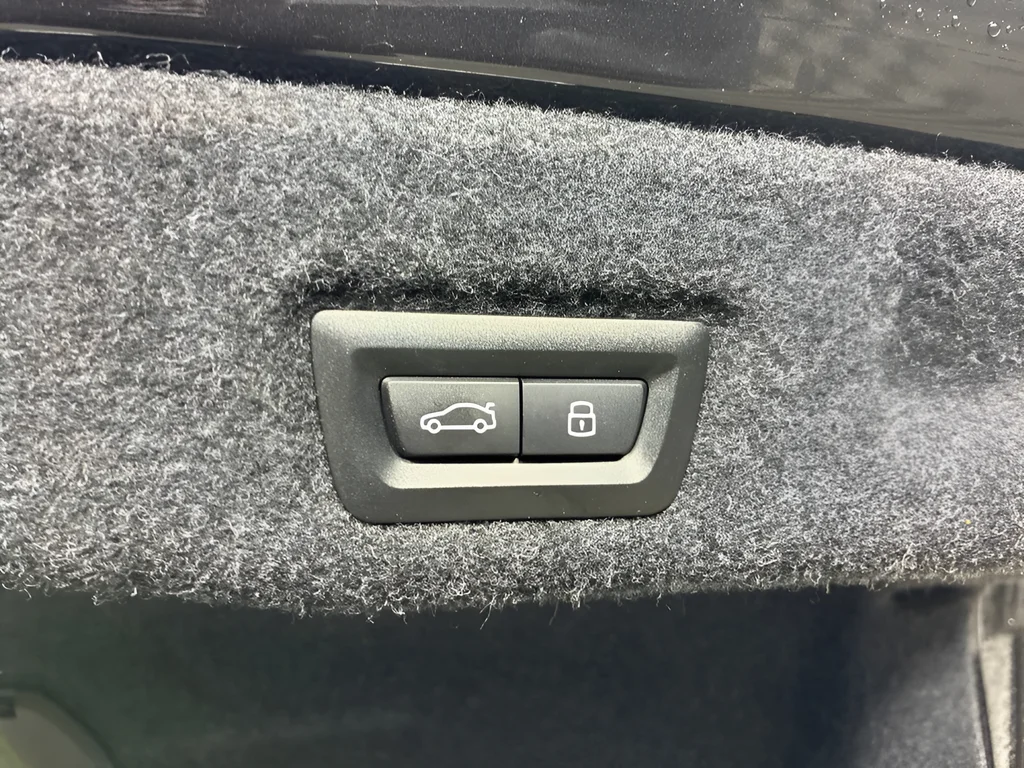 Used 2026 Dark Graphite BMW 530i xDrive M Sport image 31