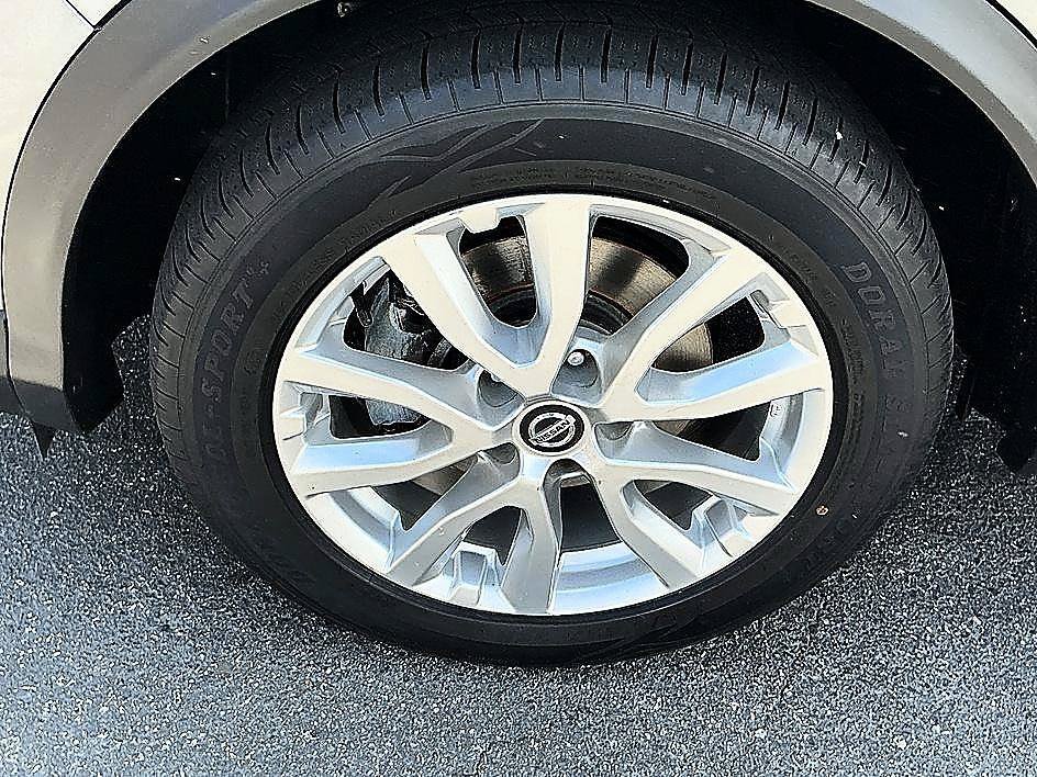 Used 2021 Gun Metallic Nissan S image 7