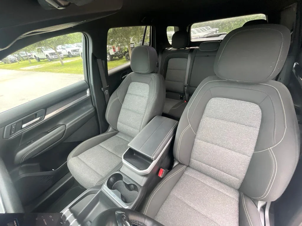 Used 2026 Ebony Twilight Metallic GMC Elevation image 10