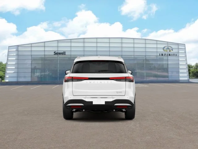 New 2027 RADIANT WHITE INFINITI Luxe FWD image 2