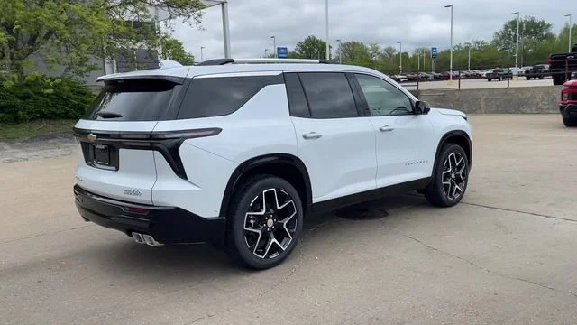 New 2026 Polar White Tricoat Chevrolet High Country image 8