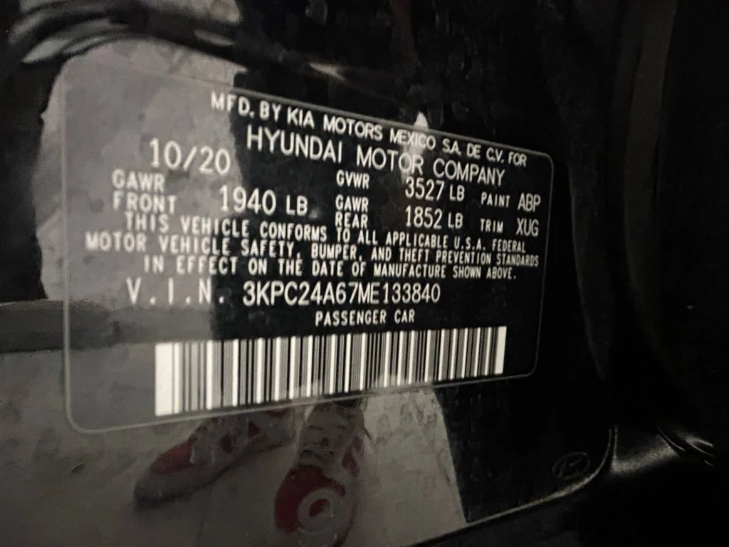 Used 2021 Black Hyundai SE image 20