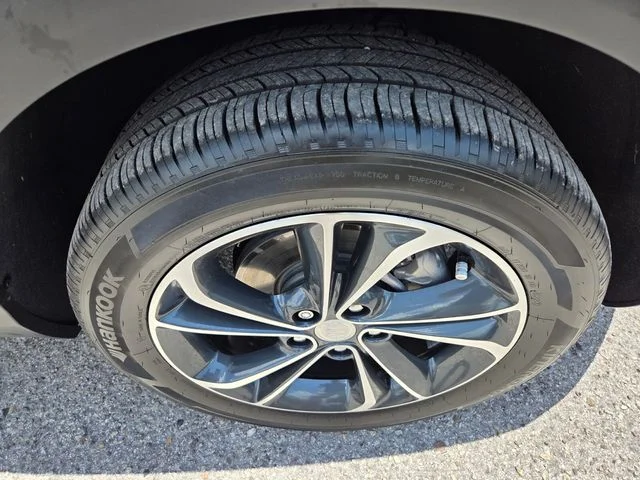 Used 2023 Blue Buick Select image 27