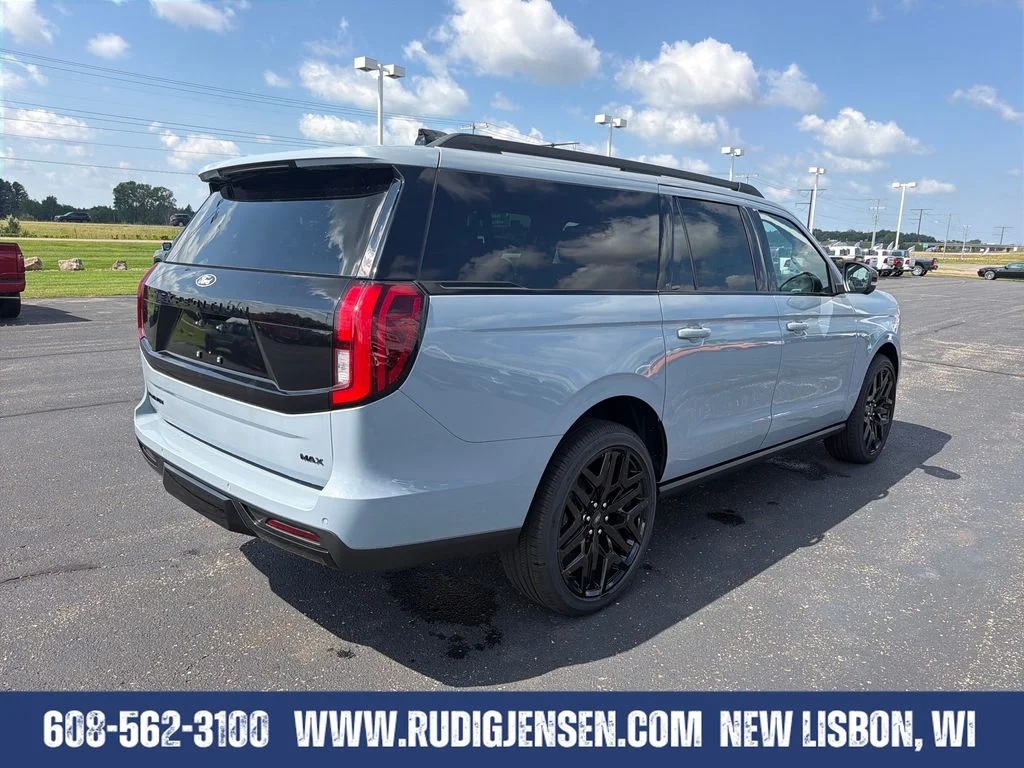New 2027 Gray Ford Platinum image 5