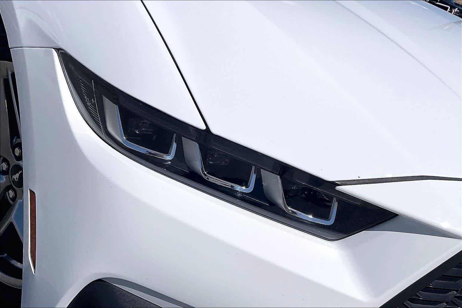Used 2024 Oxford White Ford EcoBoost image 25