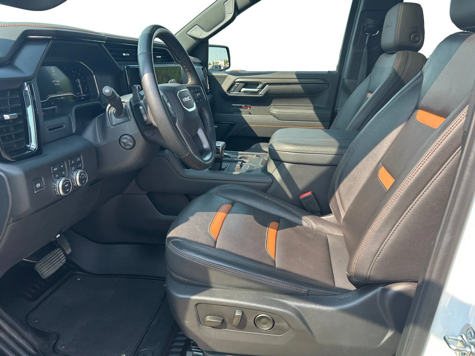 Used 2025 White GMC AT4 Crew Cab 3.0L Leather Sunroof Navigation 4x4 image 14
