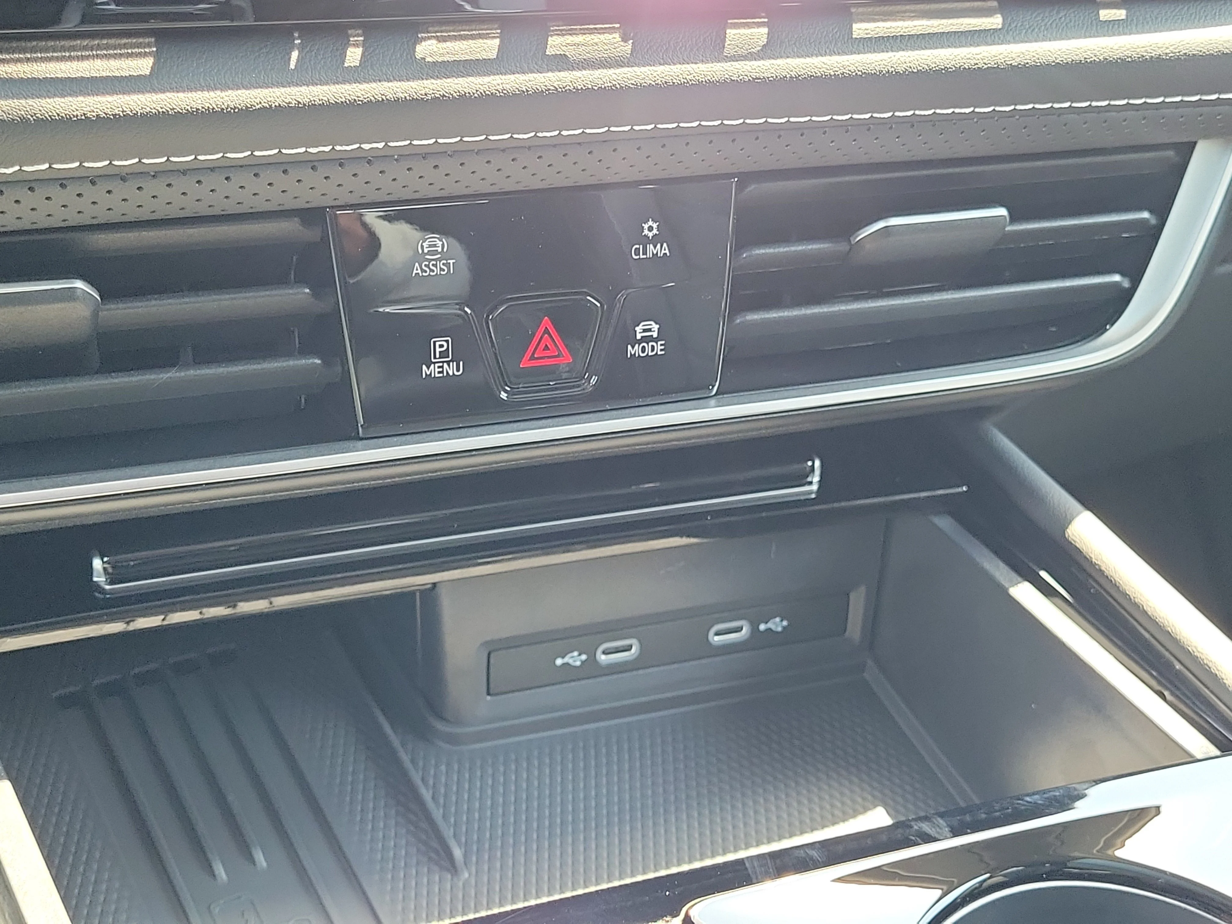 New 2026 Black Volkswagen SE w/Technology image 25