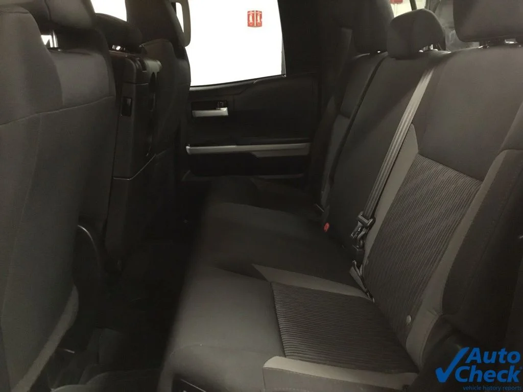 Used 2014 Red Toyota SR5 image 34